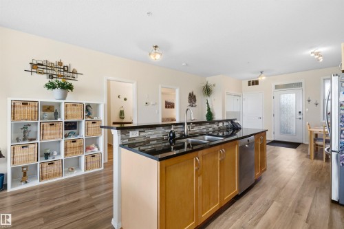 215 9507 101 Avenue, Edmonton, AB 