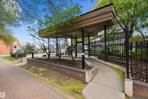 215 9507 101 Avenue, Edmonton, AB 