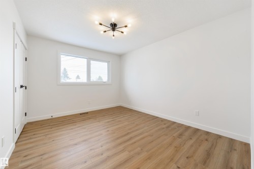 3 Linthorpe Road, Spruce Grove, AB - Indoor Photo Showing Other Room