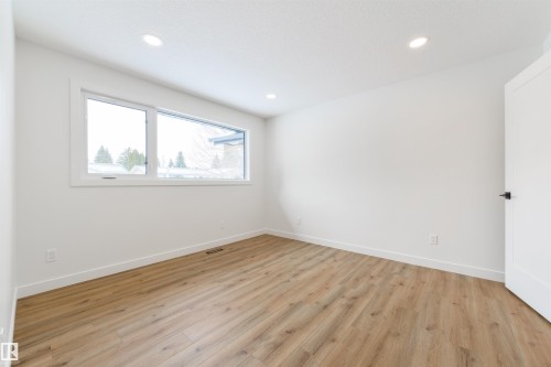 3 Linthorpe Road, Spruce Grove, AB - Indoor Photo Showing Other Room