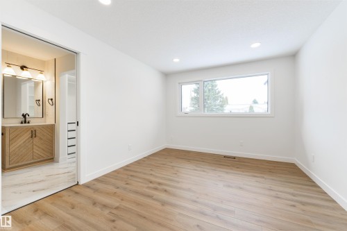 3 Linthorpe Road, Spruce Grove, AB - Indoor Photo Showing Other Room