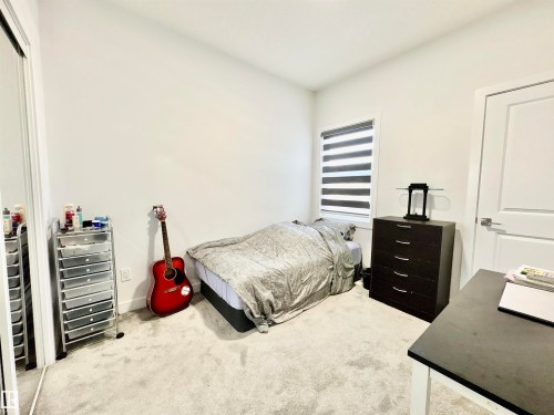 1203 Eaton Lane, Edmonton, AB - Indoor Photo Showing Bedroom