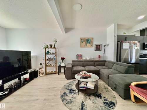 1203 Eaton Lane, Edmonton, AB - Indoor Photo Showing Living Room