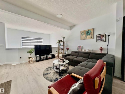 1203 Eaton Lane, Edmonton, AB - Indoor Photo Showing Living Room