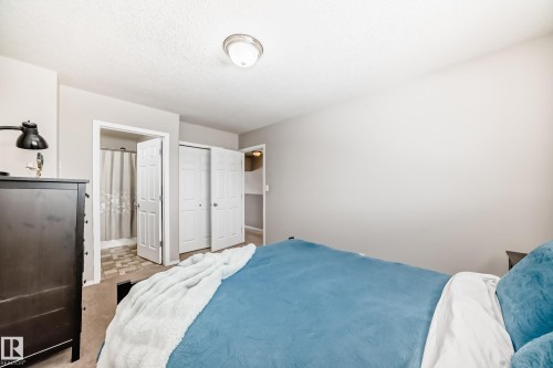 3132 33 Avenue, Edmonton, AB - Indoor Photo Showing Bedroom