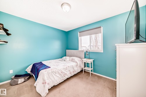 3132 33 Avenue, Edmonton, AB - Indoor Photo Showing Bedroom