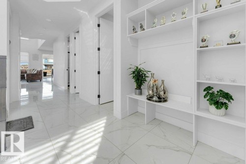 424 33 Avenue, Edmonton, AB - Indoor Photo Showing Other Room
