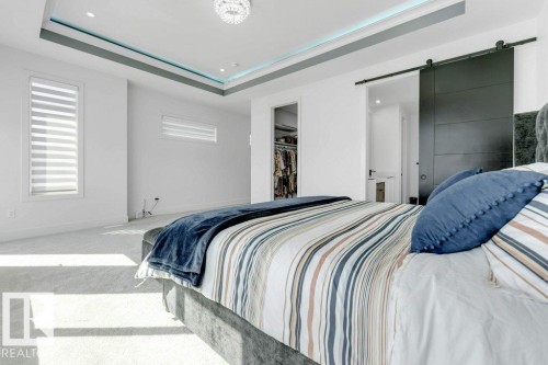 424 33 Avenue, Edmonton, AB - Indoor Photo Showing Bedroom