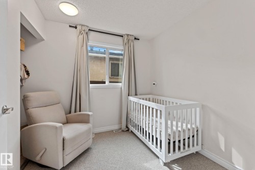 4621 126 Avenue, Edmonton, AB - Indoor Photo Showing Bedroom