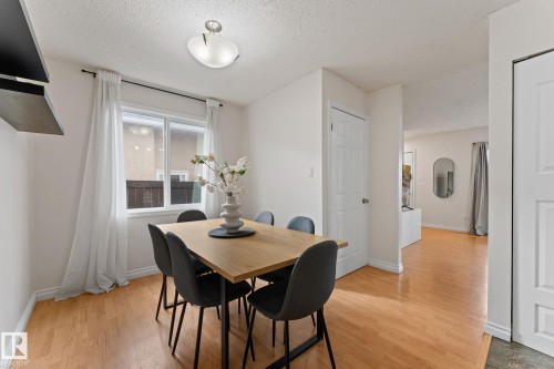4621 126 Avenue, Edmonton, AB - Indoor Photo Showing Dining Room