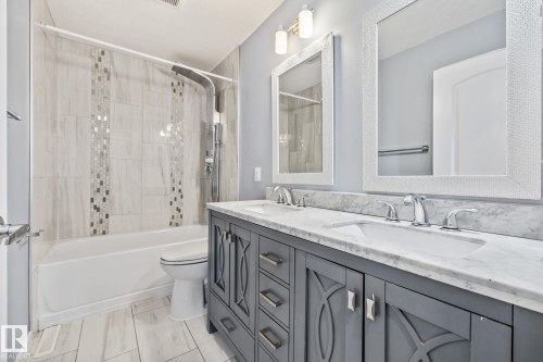 13608 137 Street, Edmonton, AB - Indoor Photo Showing Bathroom
