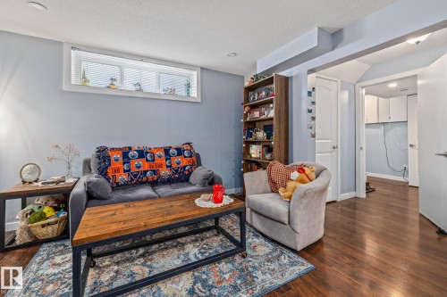 13608 137 Street, Edmonton, AB - Indoor Photo Showing Living Room
