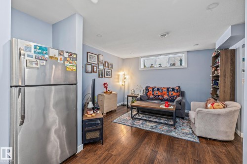 13608 137 Street, Edmonton, AB - Indoor Photo Showing Living Room