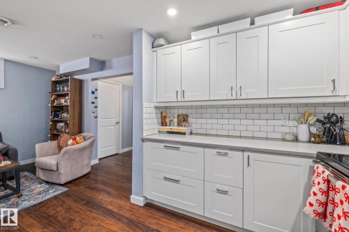 13608 137 Street, Edmonton, AB - Indoor Photo Showing Kitchen
