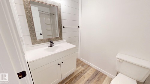29 Rue Bouchard, Beaumont, AB - Indoor Photo Showing Bathroom