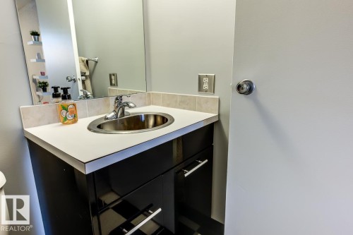 302 9916 113 Street, Edmonton, AB - Indoor Photo Showing Bathroom