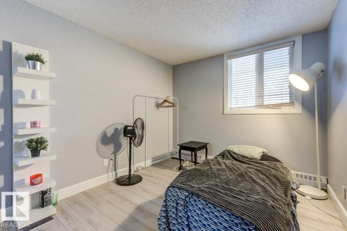 302 9916 113 Street, Edmonton, AB - Indoor Photo Showing Bedroom