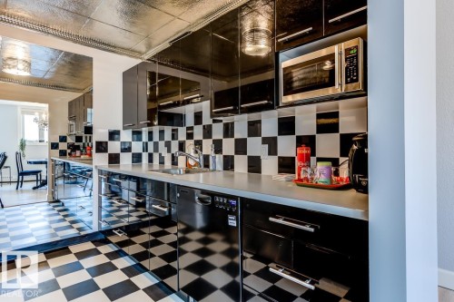 302 9916 113 Street, Edmonton, AB - Indoor