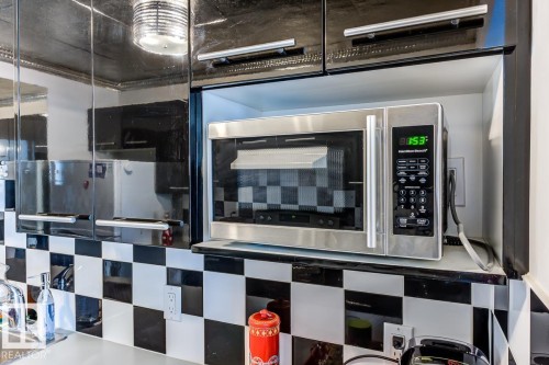 302 9916 113 Street, Edmonton, AB - Indoor Photo Showing Kitchen
