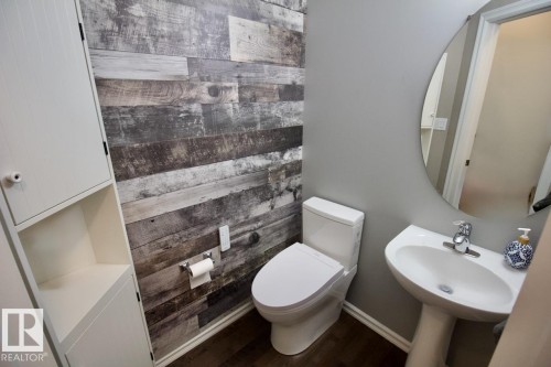 98 Walters Place, Leduc, AB - Indoor Photo Showing Bathroom