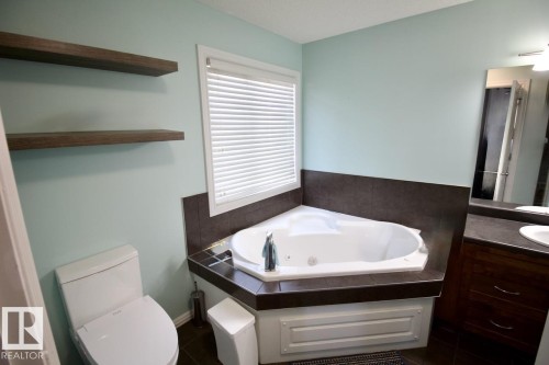 98 Walters Place, Leduc, AB - Indoor Photo Showing Bathroom
