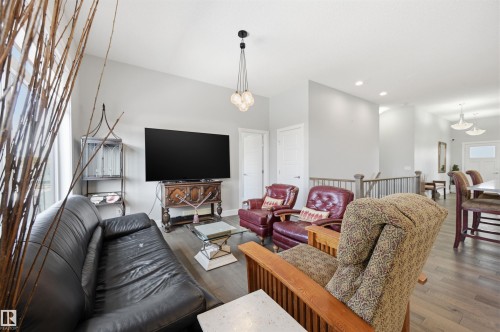 1 103 Allard Link, Edmonton, AB - Indoor Photo Showing Living Room