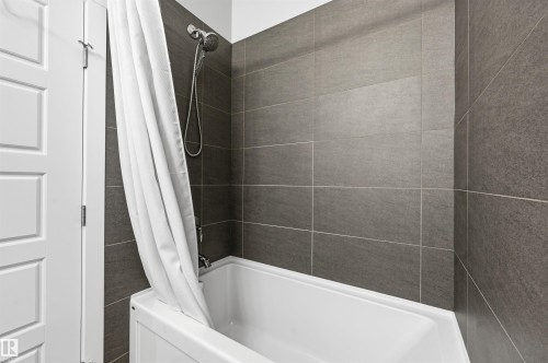 1 103 Allard Link, Edmonton, AB - Indoor Photo Showing Bathroom