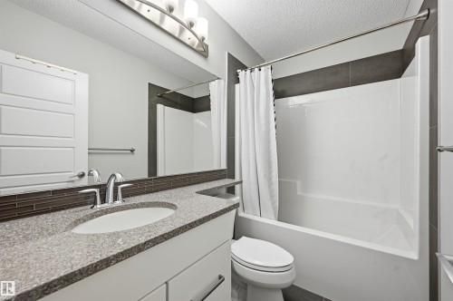 1 103 Allard Link, Edmonton, AB - Indoor Photo Showing Bathroom