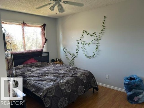51 Mcleod Place, Edmonton, AB - Indoor Photo Showing Bedroom