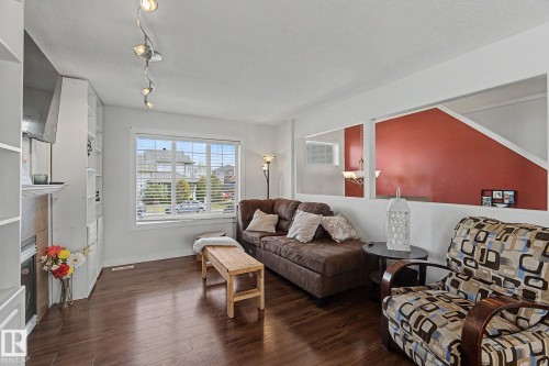 7565 165A Avenue, Edmonton, AB - Indoor Photo Showing Living Room