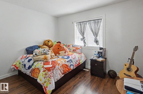 7565 165A Avenue, Edmonton, AB - Indoor Photo Showing Bedroom