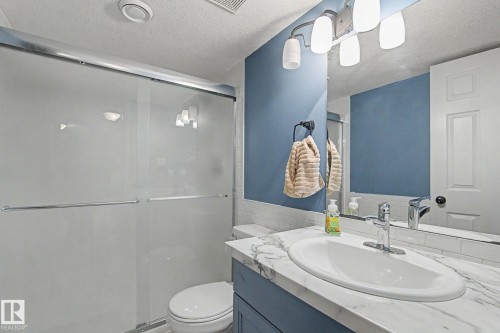7565 165A Avenue, Edmonton, AB - Indoor Photo Showing Bathroom