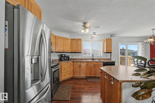 7565 165A Avenue, Edmonton, AB - Indoor Photo Showing Kitchen