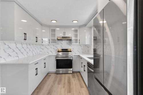 4312 41B Street, Leduc, AB - Indoor Photo Showing Kitchen With Upgraded Kitchen