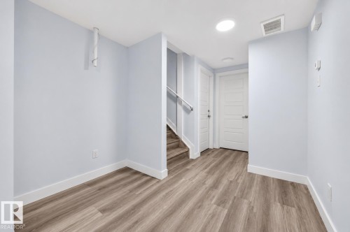 1544 21 Street, Edmonton, AB - Indoor Photo Showing Other Room