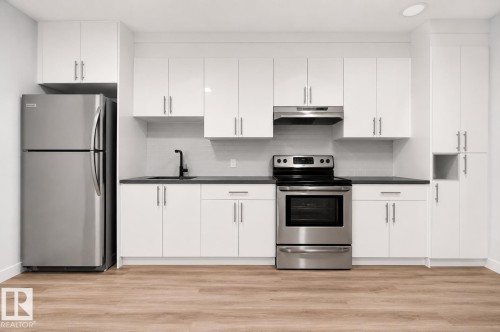 1544 21 Street, Edmonton, AB - Indoor Photo Showing Kitchen