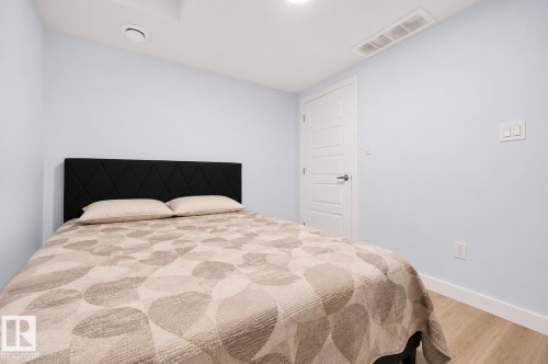 1544 21 Street, Edmonton, AB - Indoor Photo Showing Bedroom