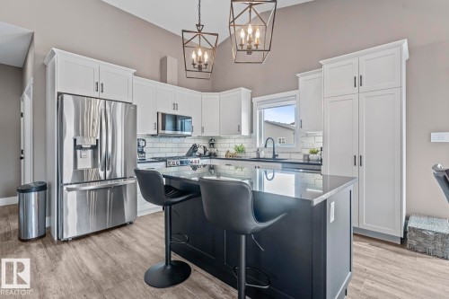311 Waterton Way, Cold Lake, AB - Indoor Photo Showing Kitchen With Upgraded Kitchen