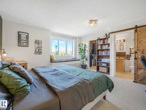 3608 130 Avenue, Edmonton, AB - Indoor Photo Showing Bedroom