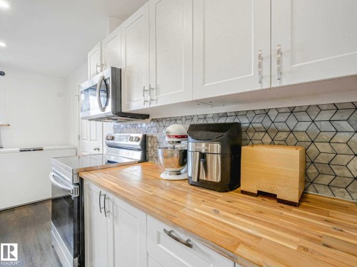 3608 130 Avenue, Edmonton, AB - Indoor Photo Showing Kitchen