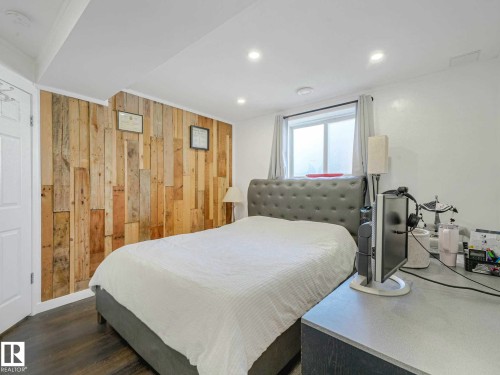 3608 130 Avenue, Edmonton, AB - Indoor Photo Showing Bedroom