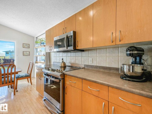 3608 130 Avenue, Edmonton, AB - Indoor Photo Showing Kitchen