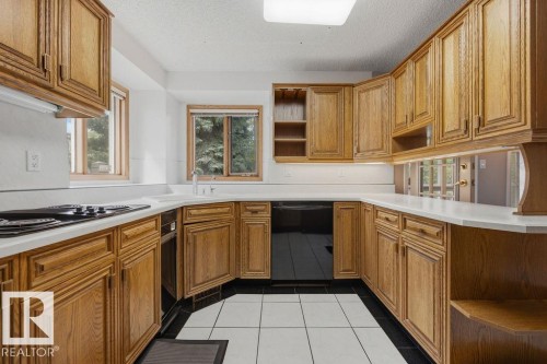 38 West Point Wynd, Edmonton, AB - Indoor Photo Showing Kitchen