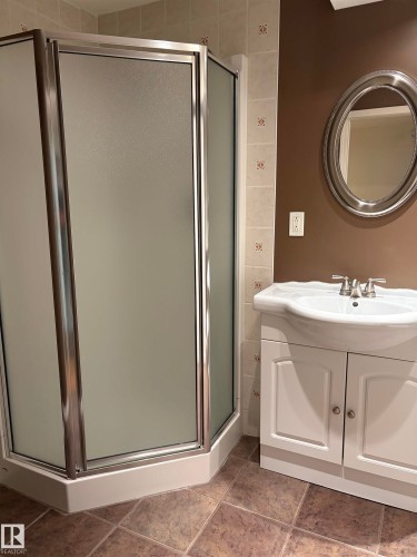 1027 109 Street, Edmonton, AB - Indoor Photo Showing Bathroom