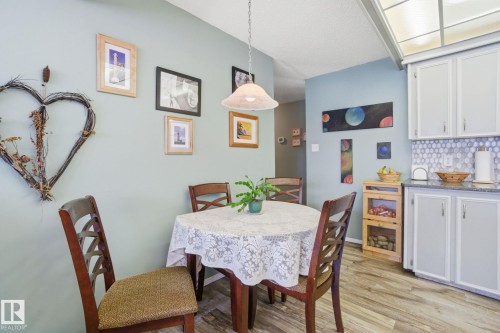 10715 52 Avenue, Edmonton, AB - Indoor Photo Showing Dining Room