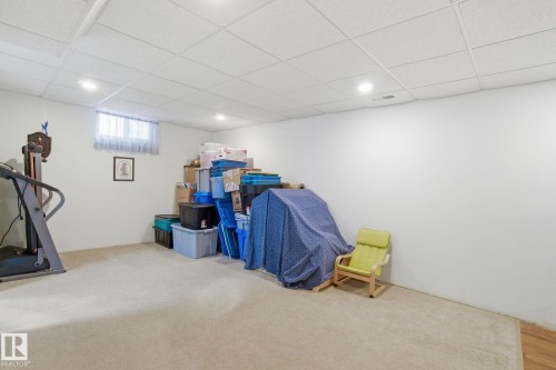 10715 52 Avenue, Edmonton, AB - Indoor