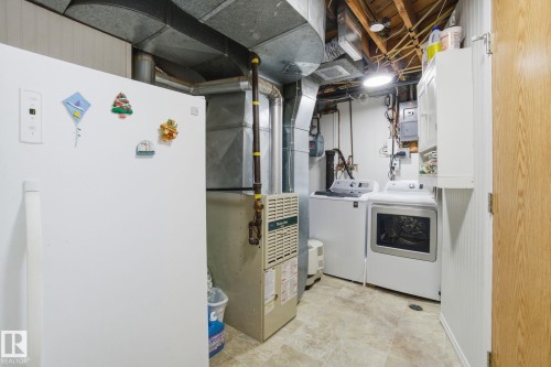 10715 52 Avenue, Edmonton, AB - Indoor Photo Showing Laundry Room