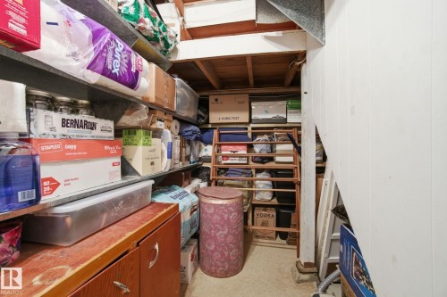 10715 52 Avenue, Edmonton, AB - Indoor