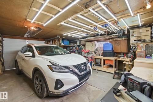 10715 52 Avenue, Edmonton, AB - Indoor Photo Showing Garage