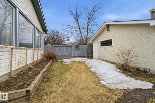 10715 52 Avenue, Edmonton, AB - Outdoor